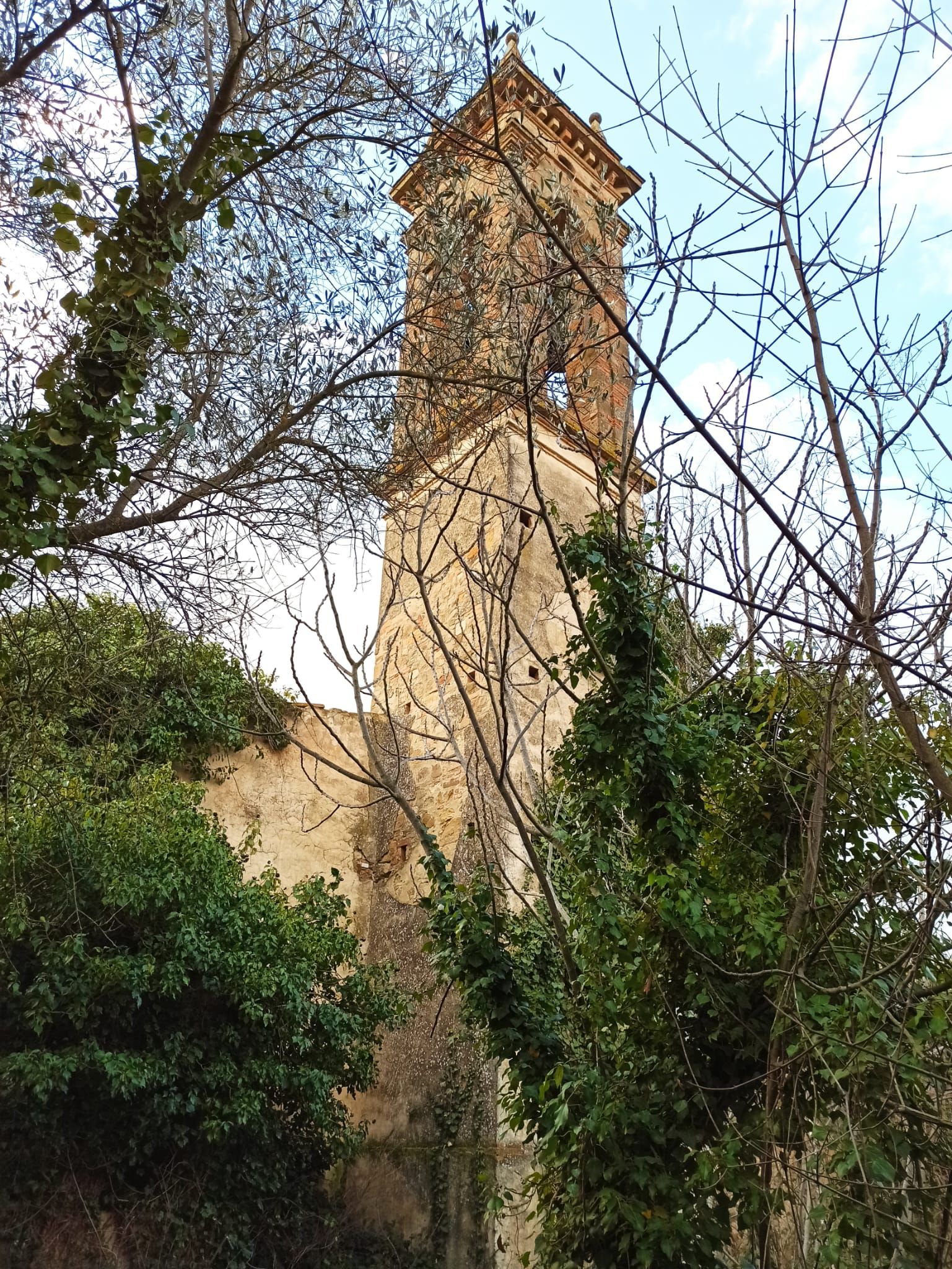 immagine campanile chiesa Linari