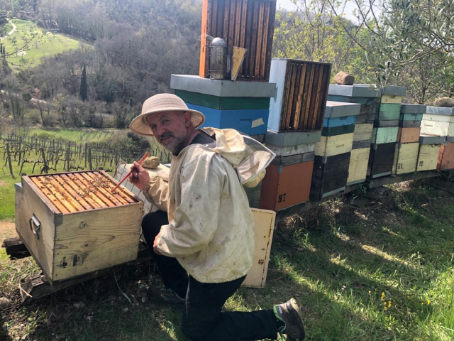 Foto apicoltore - Piantiamo fiori